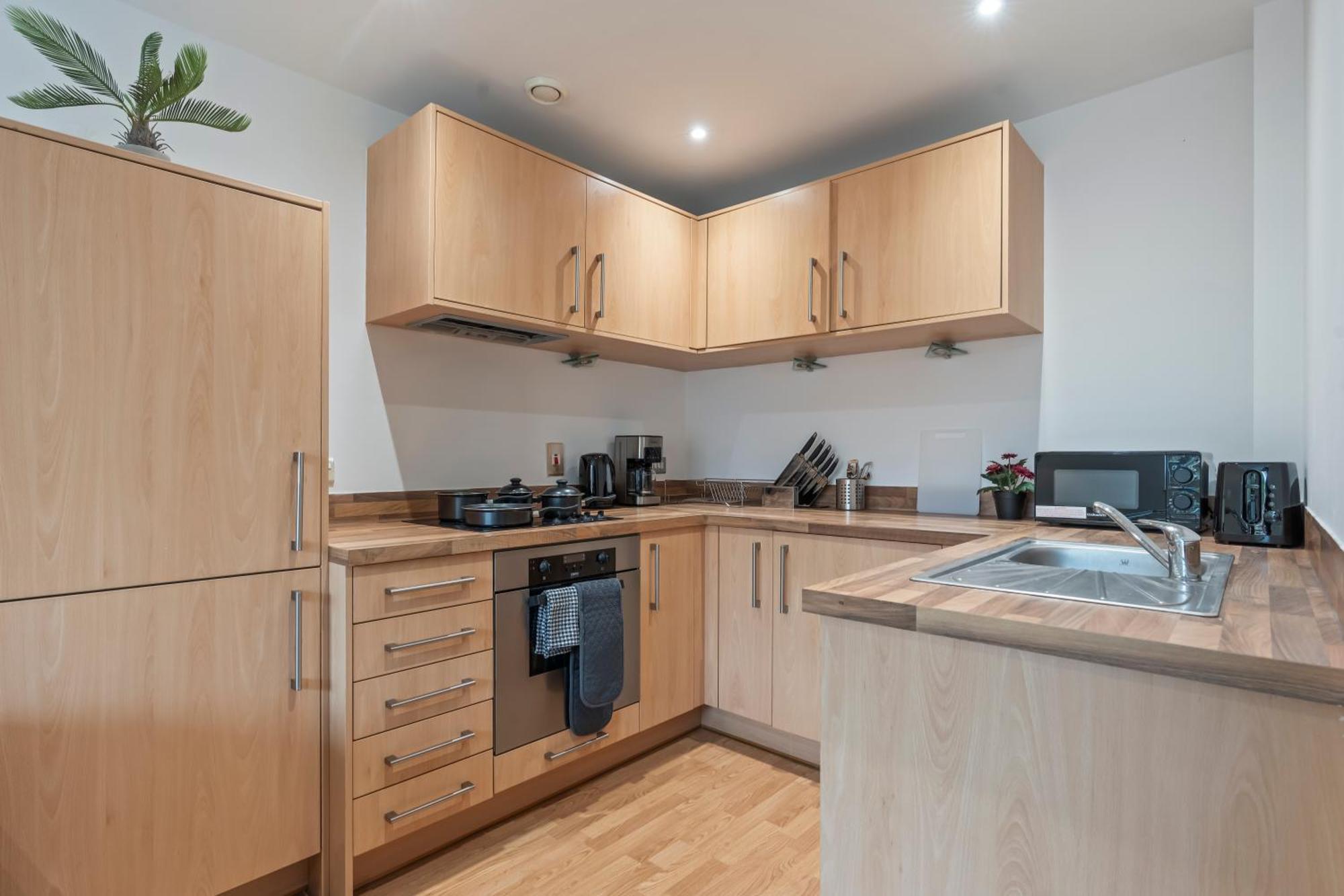 Heart Of Centre Luxury With Secure Underground Parking