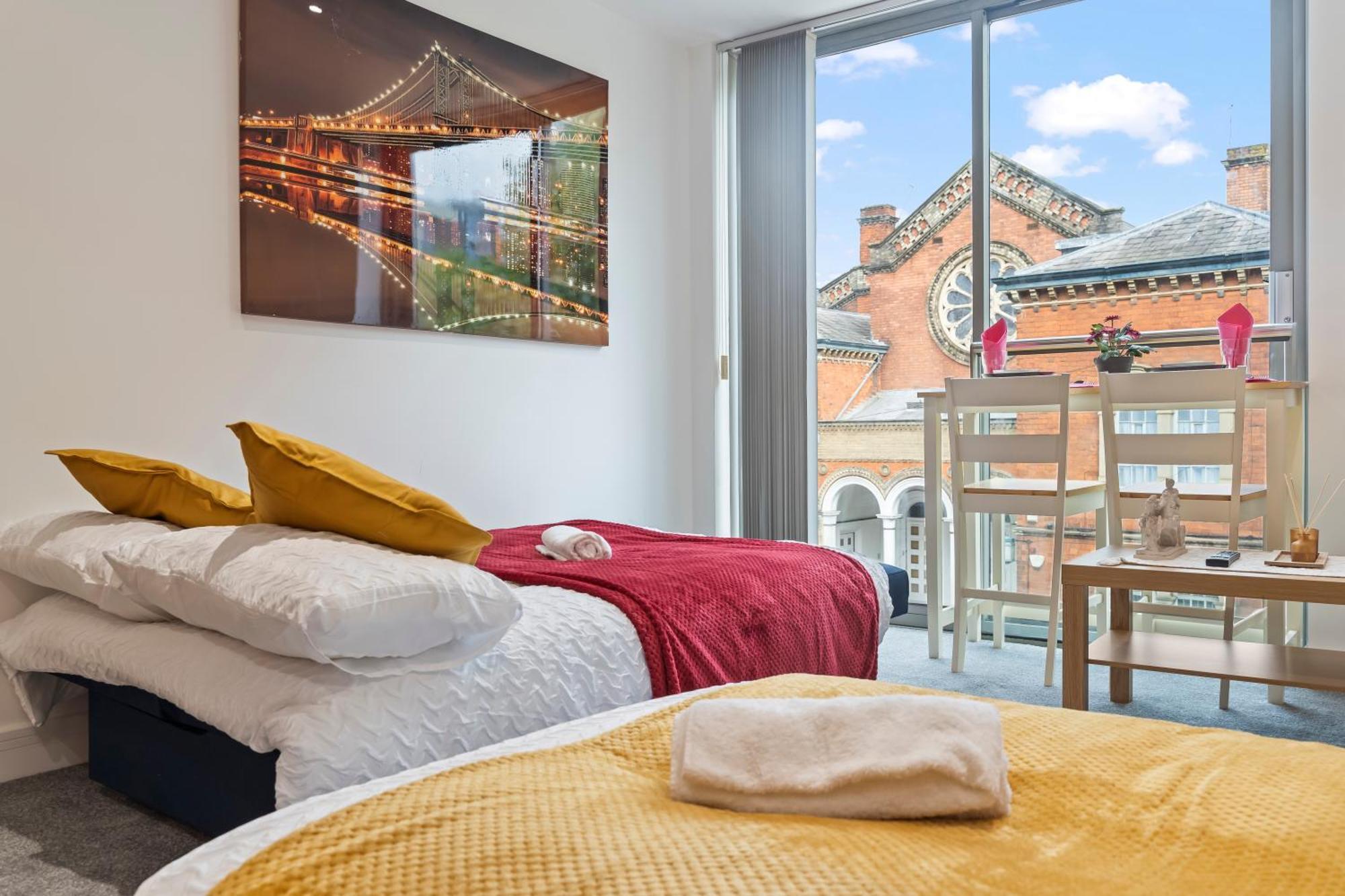 Apartment Heart Of Centre Luxury With Secure Underground Parking *
