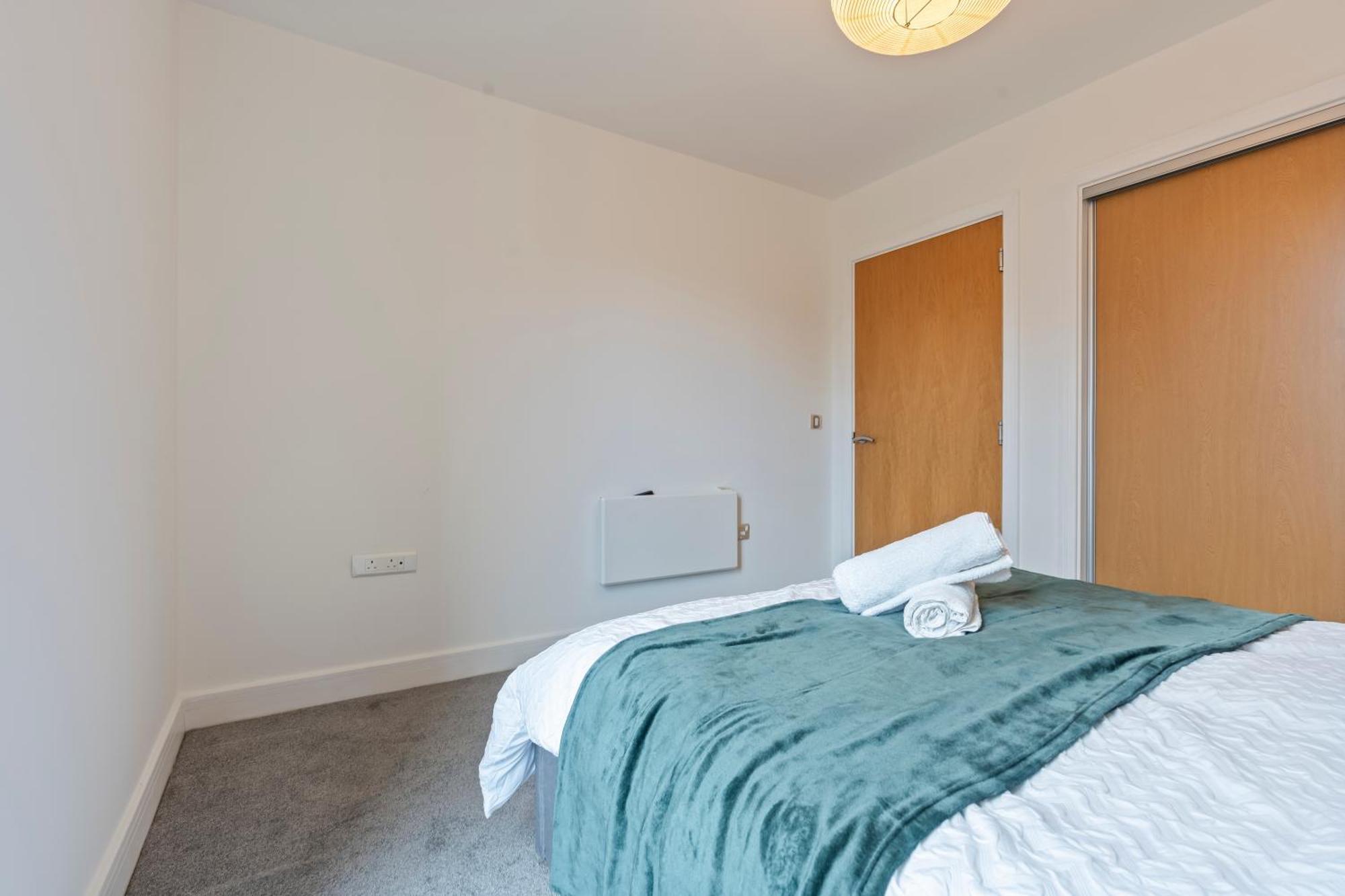 Heart Of Centre Luxury With Secure Underground Parking