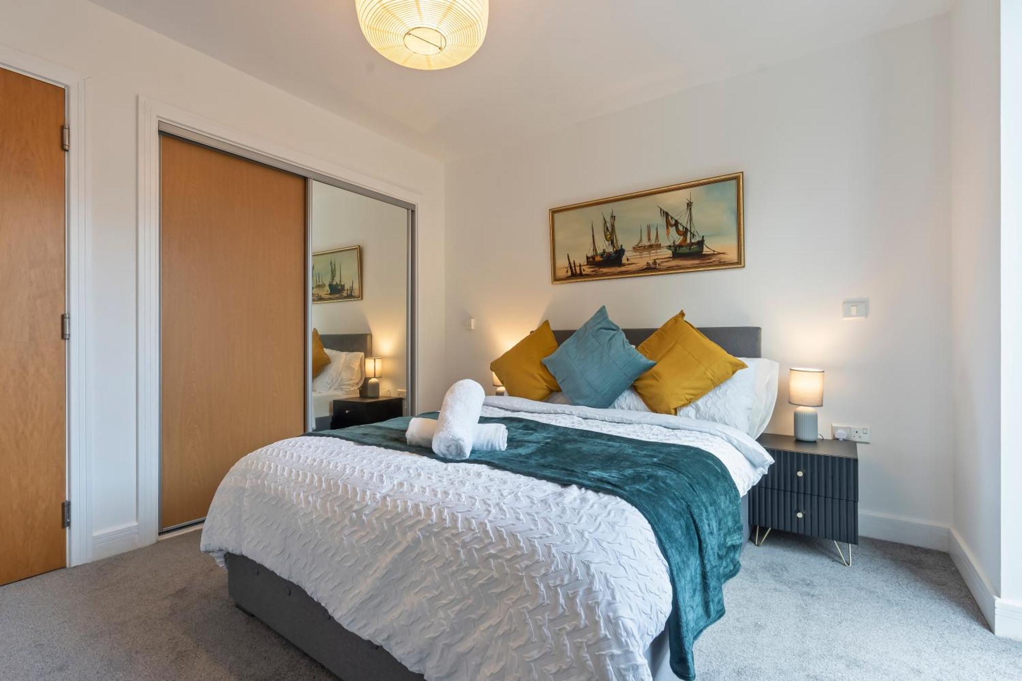 Heart Of Centre Luxury With Secure Underground Parking * Birmingham