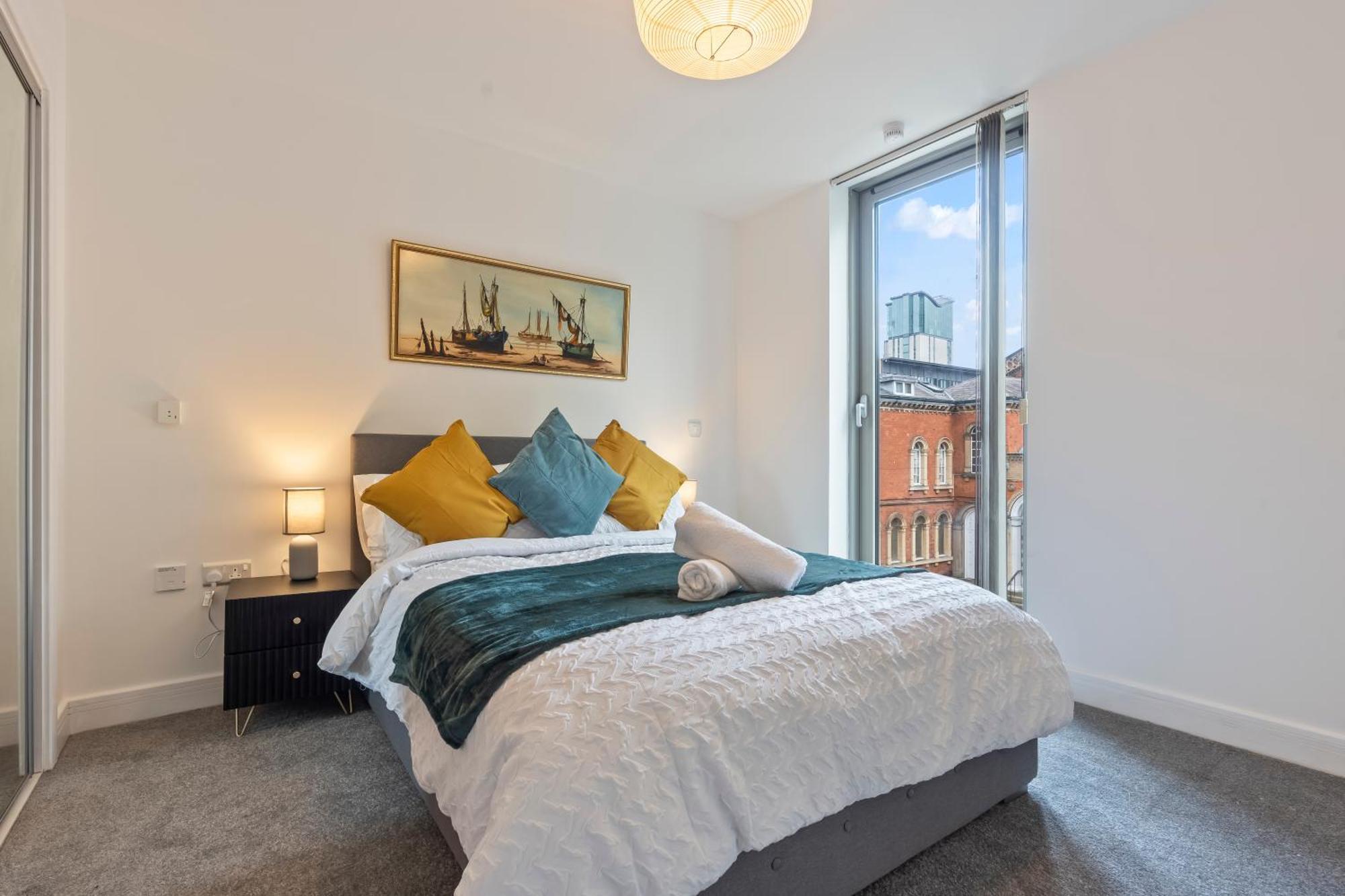 Heart Of Centre Luxury With Secure Underground Parking *
