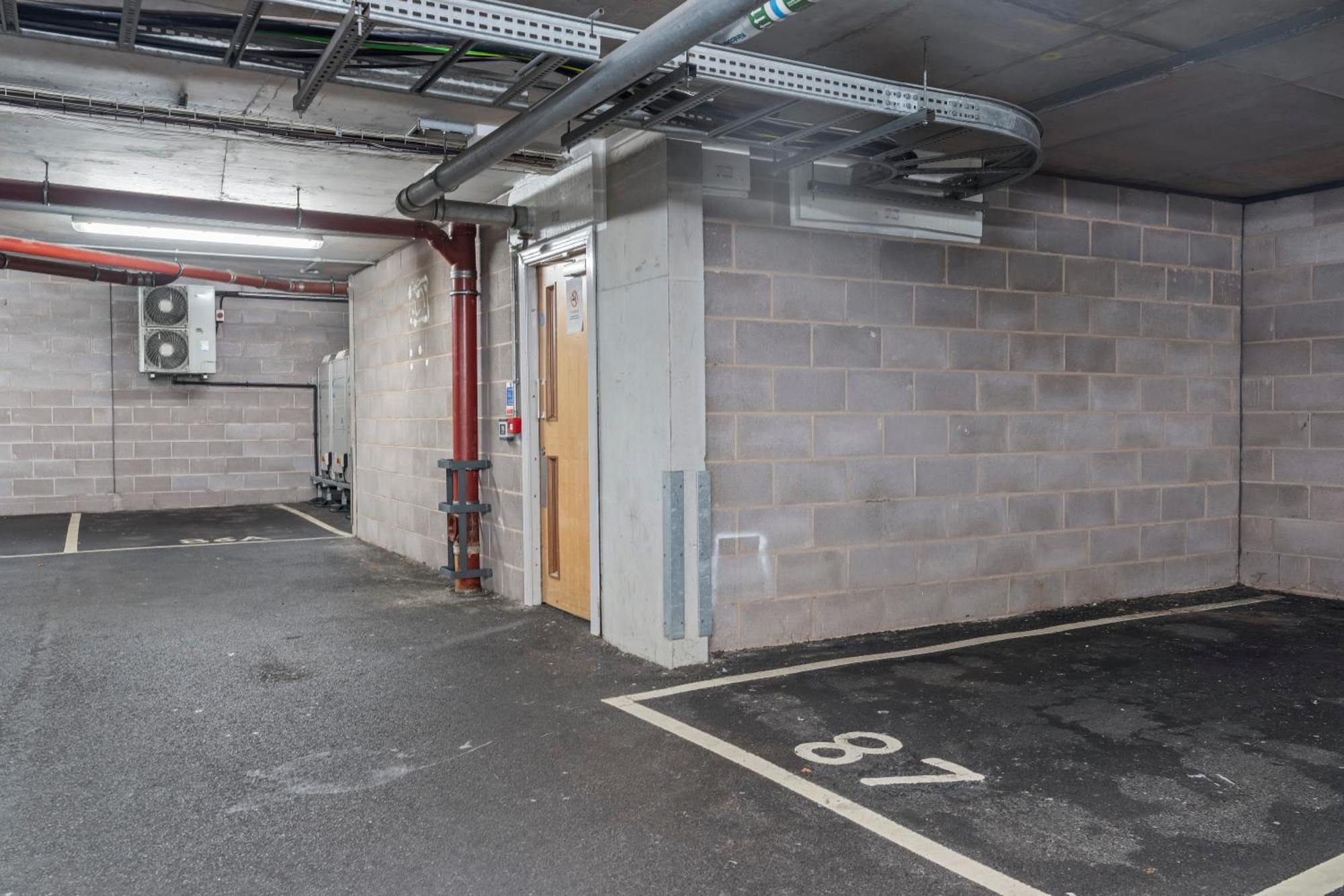 Heart Of Centre Luxury With Secure Underground Parking Apartment